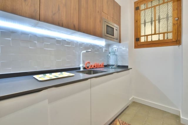 2 soveværelse Lejlighed til salg i El Barri Gòtic, Barcelona by - € 435.000 (Ref: 9180068)