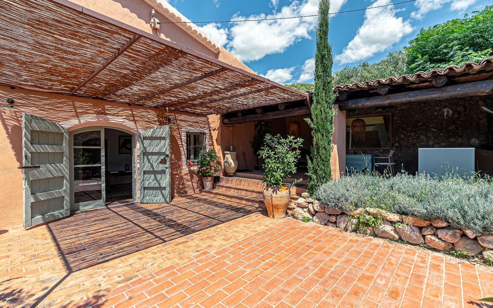 5 soverom Finca/Herregård til salgs i Torrelles de Foix med svømmebasseng garasje - € 1 250 000 (Ref: 9183923)