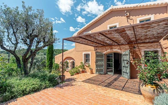 5 bedroom Finca/Country House for sale in Torrelles de Foix with pool garage - € 1,250,000 (Ref: 9183923)