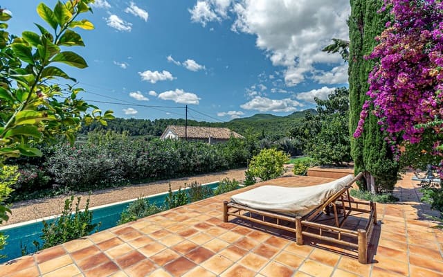 5 bedroom Finca/Country House for sale in Torrelles de Foix with pool garage - € 1,250,000 (Ref: 9183923)