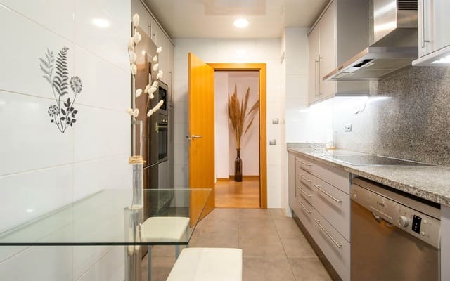 3 quarto Apartamento para venda em Badalona com piscina - 530 000 € (Ref: 9186162)