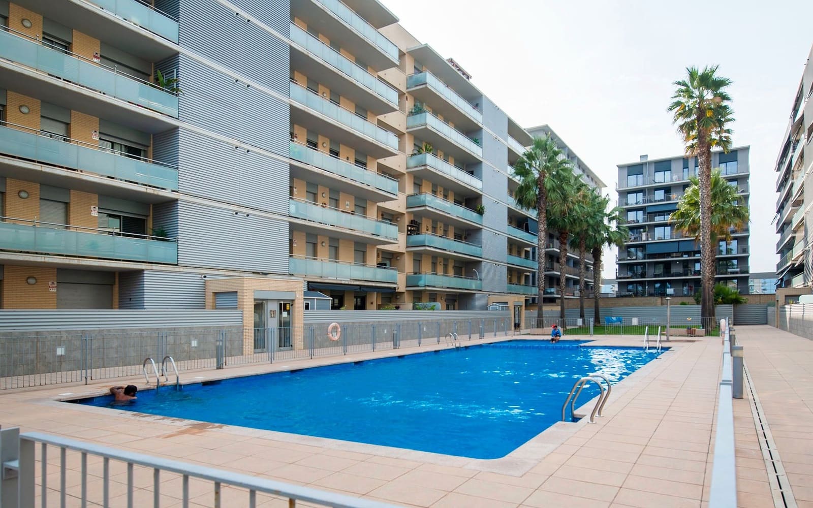 3 soveværelse Lejlighed til salg i Badalona med swimmingpool - € 530.000 (Ref: 9186162)
