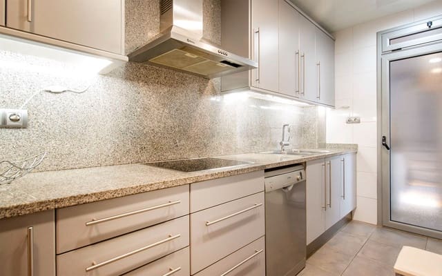 3 quarto Apartamento para venda em Badalona com piscina - 530 000 € (Ref: 9186162)