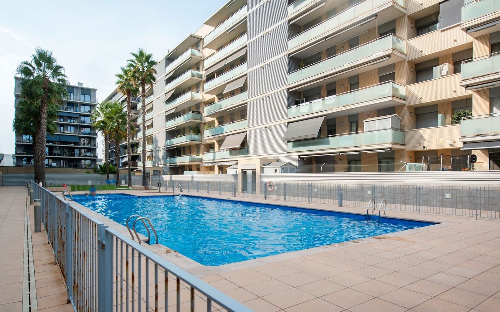 3 soveværelse Lejlighed til salg i Badalona med swimmingpool - € 530.000 (Ref: 9186162)