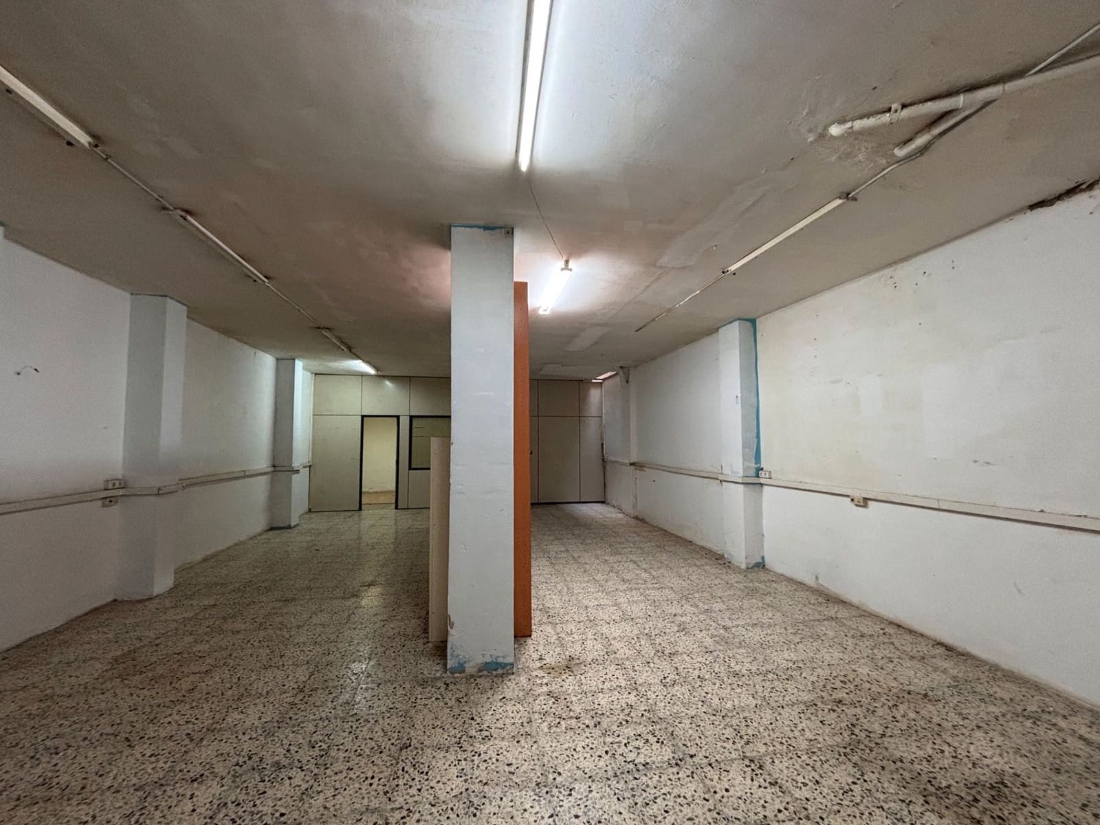 Commercieel te koop in Barcelona stad - € 229.000 (Ref: 9196293)
