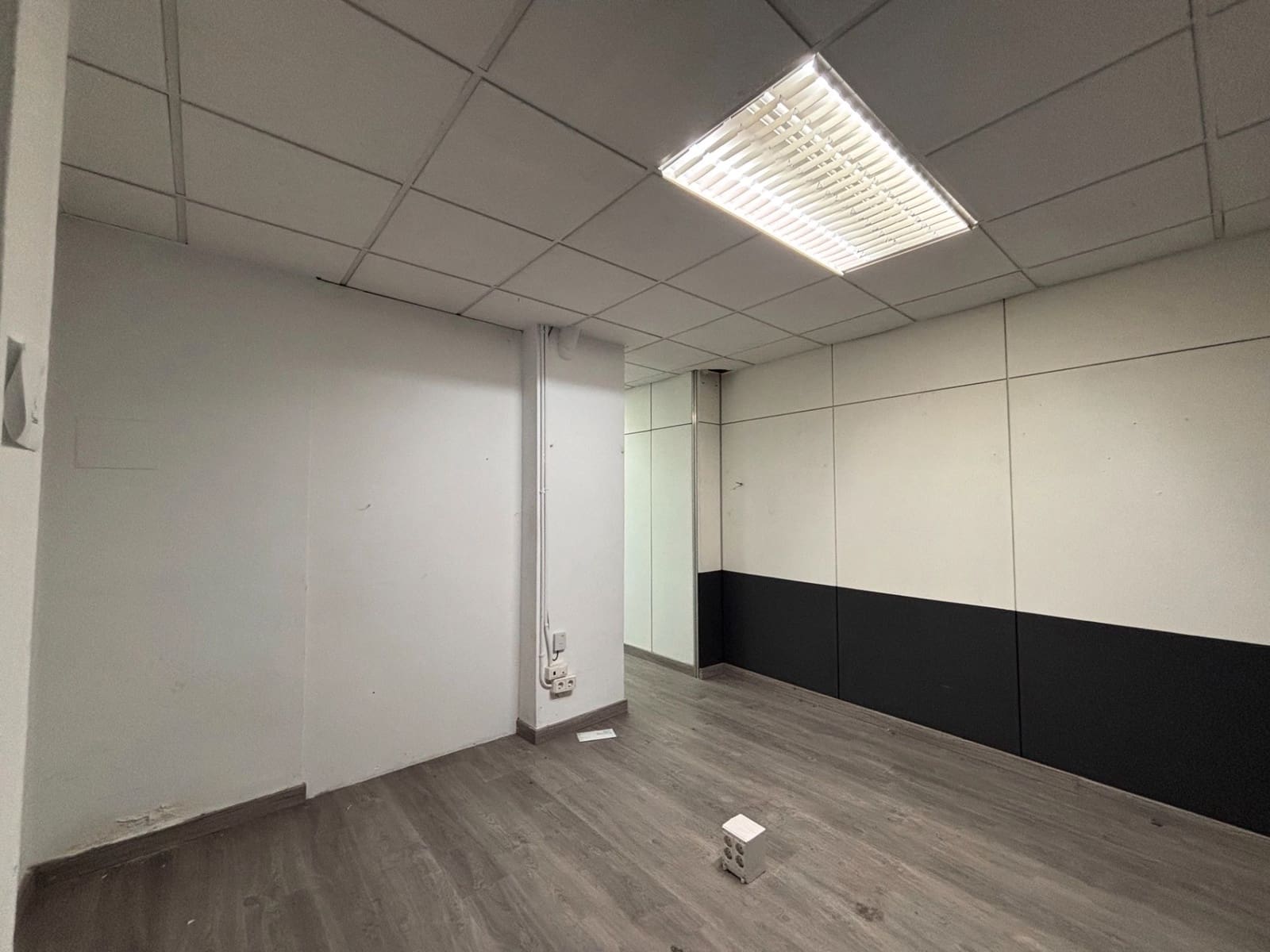 Commercieel te koop in Barcelona stad - € 229.000 (Ref: 9196293)