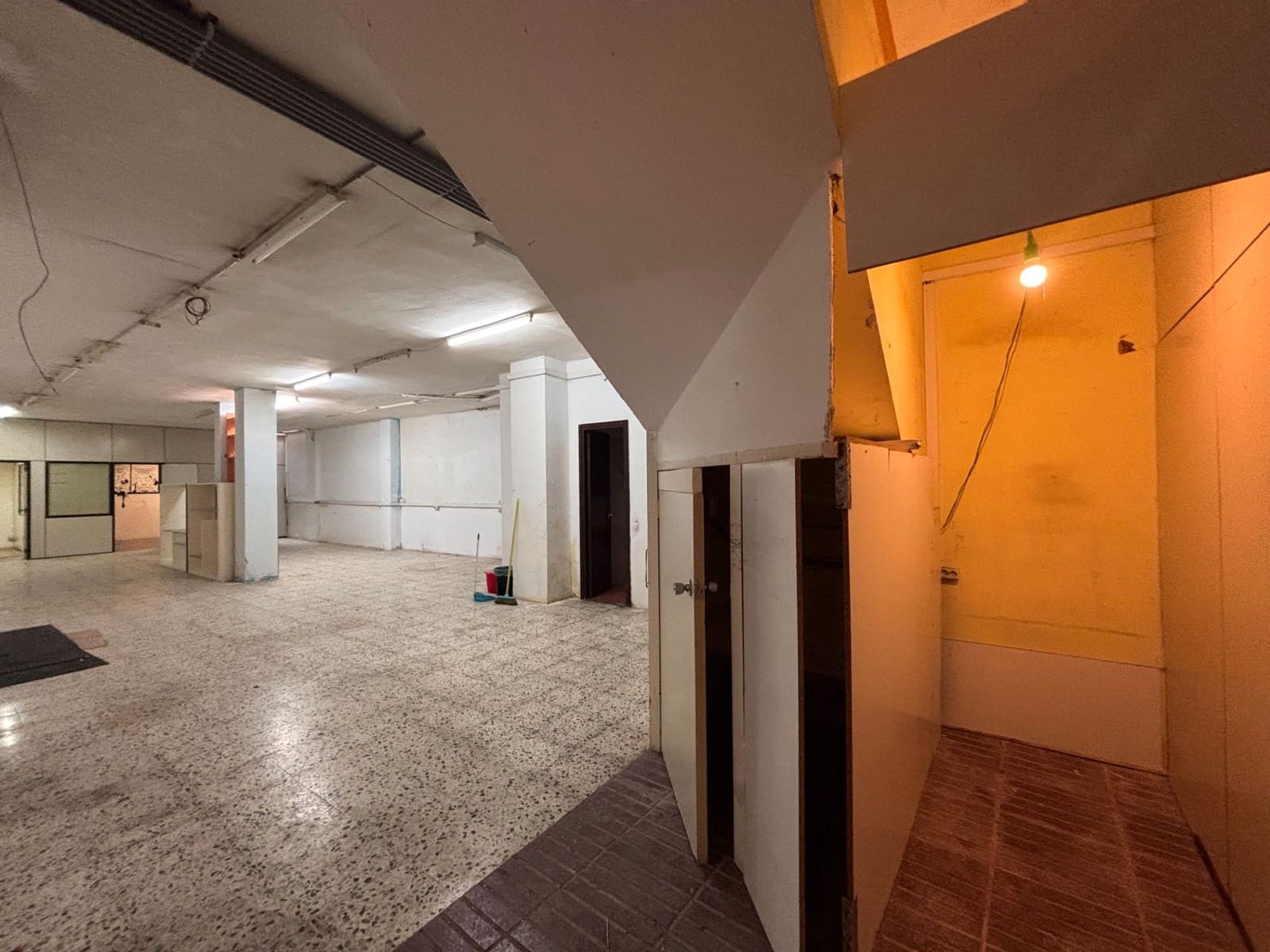 Commercieel te koop in Barcelona stad - € 229.000 (Ref: 9196293)