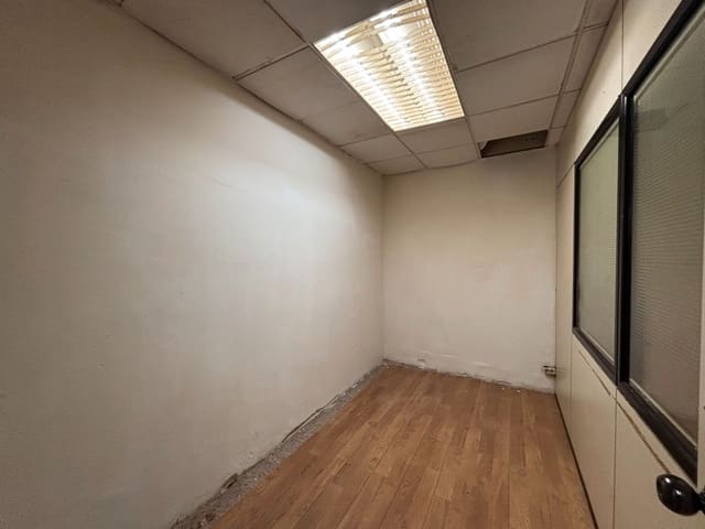 Commercieel te koop in Sant Pere, Santa Caterina i La Ribera, Barcelona stad - € 229.000 (Ref: 9196293)