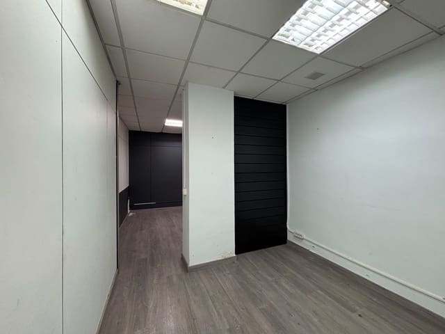 Commercieel te koop in Sant Pere, Santa Caterina i La Ribera, Barcelona stad - € 229.000 (Ref: 9196293)