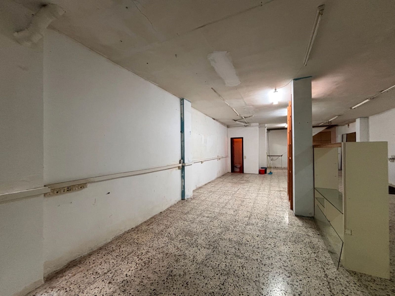 Commercieel te koop in Barcelona stad - € 229.000 (Ref: 9196293)