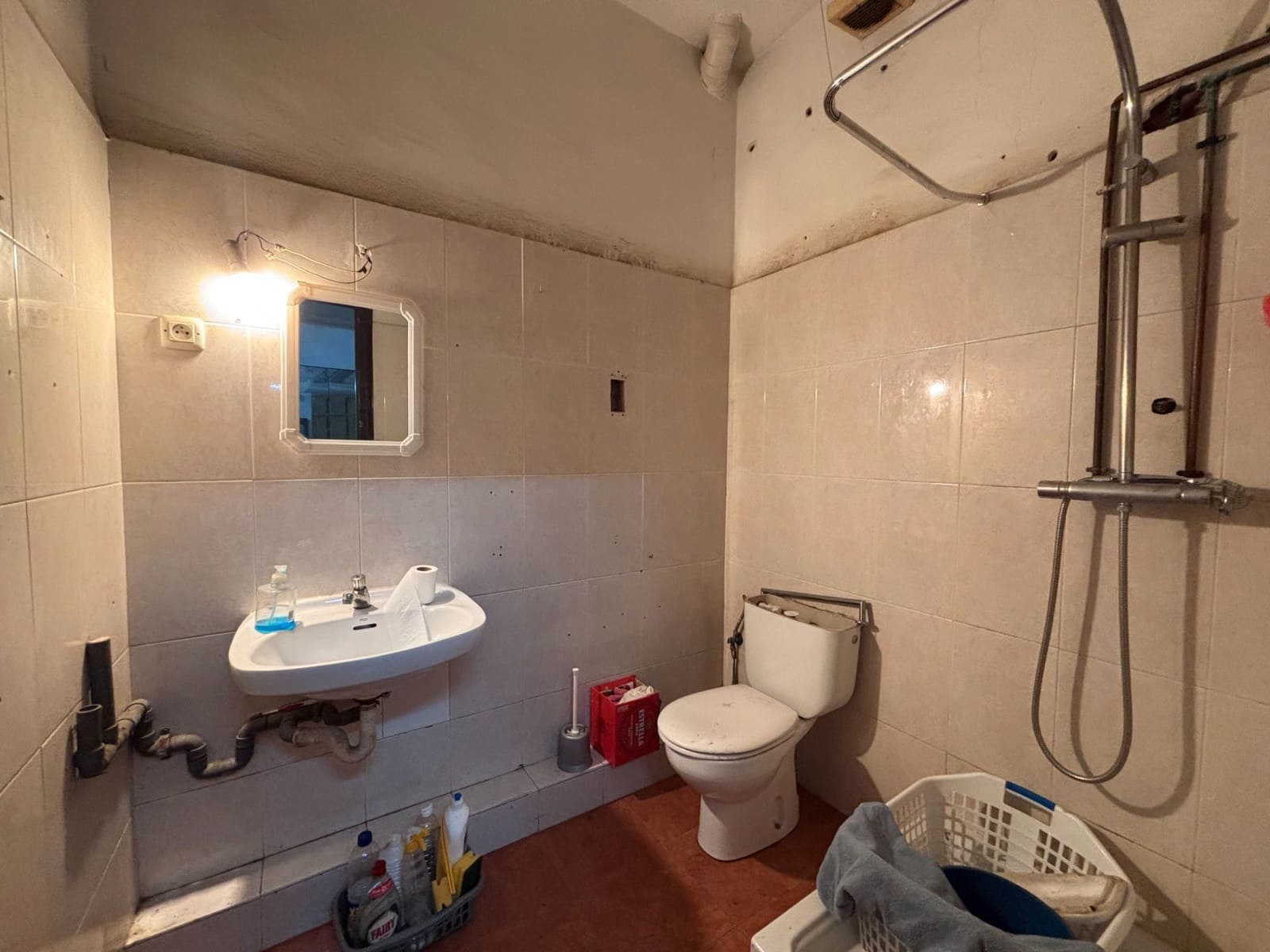 Commercieel te koop in Barcelona stad - € 229.000 (Ref: 9196293)