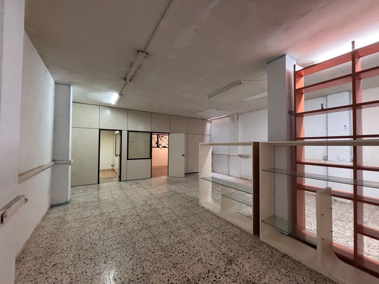 Commercieel te koop in Barcelona stad - € 229.000 (Ref: 9196293)