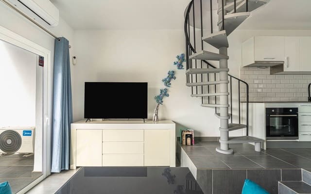 2 soverom Penthouse til salgs i Los Cristianos, Arona med svømmebasseng - € 450 000 (Ref: 9201538)