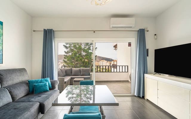 2 soverom Penthouse til salgs i Los Cristianos, Arona med svømmebasseng - € 450 000 (Ref: 9201538)