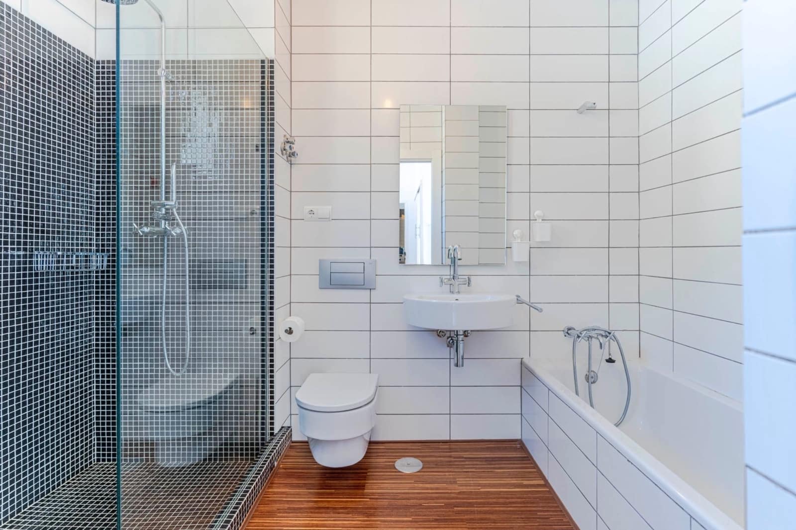 3 soveværelse Villa til salg i Loja med swimmingpool garage - € 450.000 (Ref: 9227610)