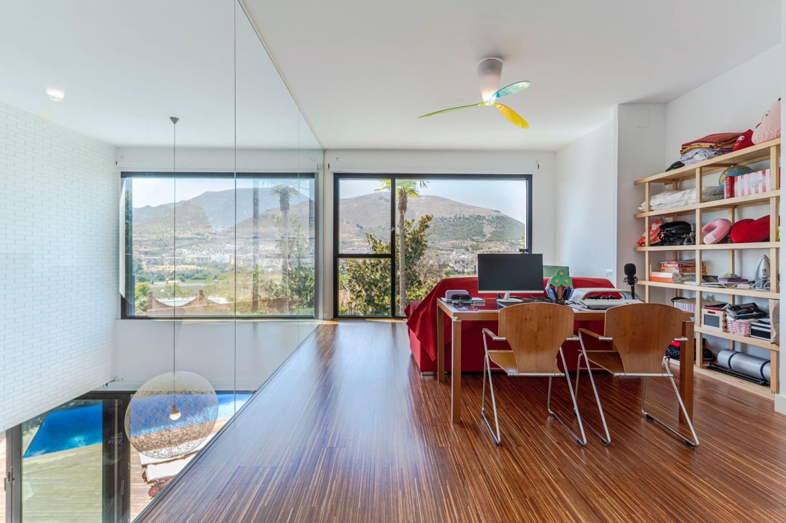 3 soveværelse Villa til salg i Loja med swimmingpool garage - € 450.000 (Ref: 9227610)