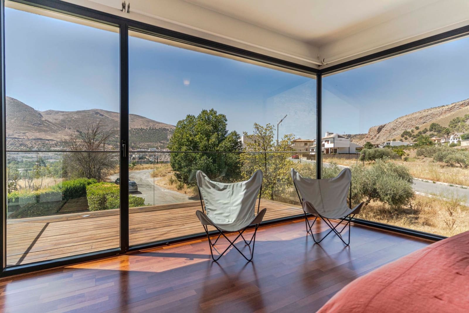 3 soveværelse Villa til salg i Loja med swimmingpool garage - € 450.000 (Ref: 9227610)