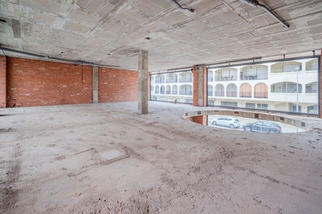 Erhverv til salg i L'Estartit, Torroella de Montgrí - € 155.000 (Ref: 9231969)