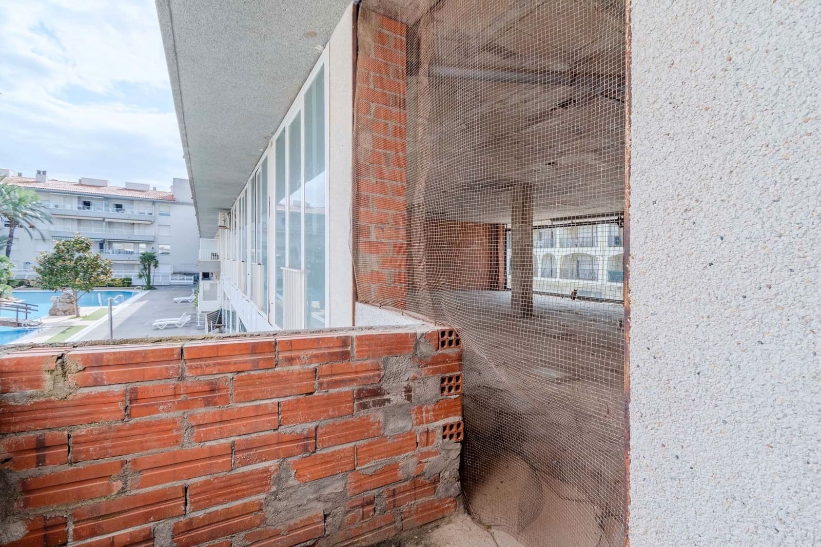 Local Comercial en L'Estartit en venta - 215.000 € (Ref: 9231970)