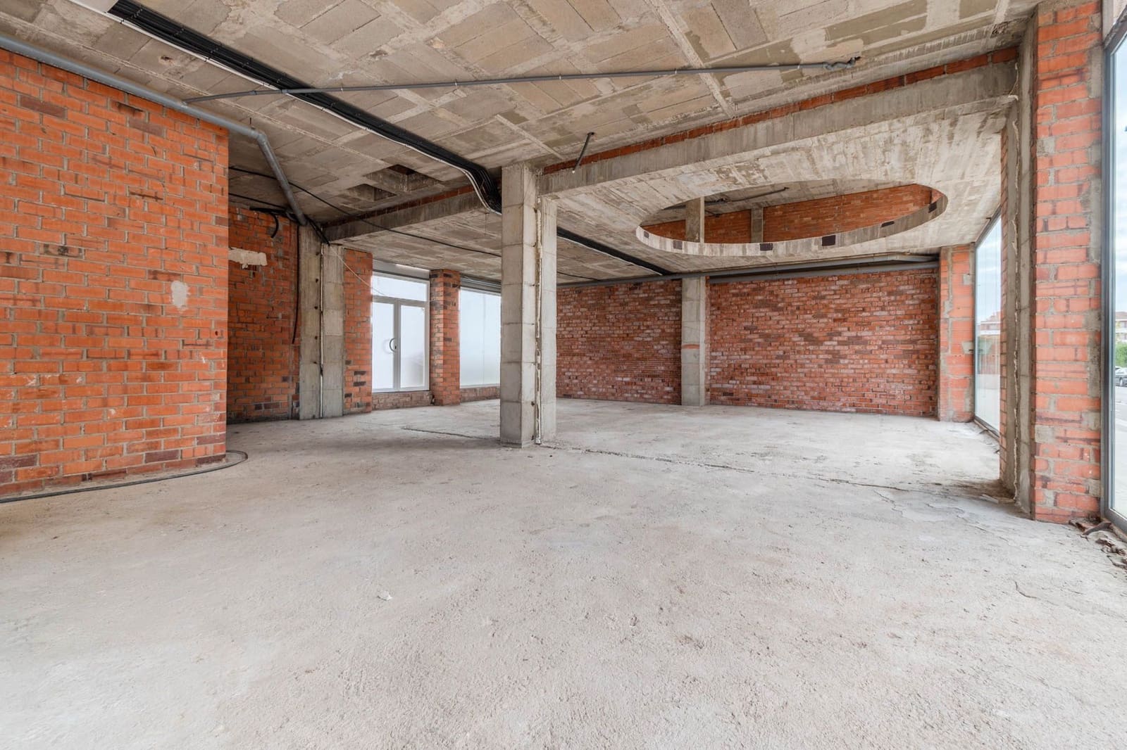 Local Comercial en L'Estartit en venta - 215.000 € (Ref: 9231970)