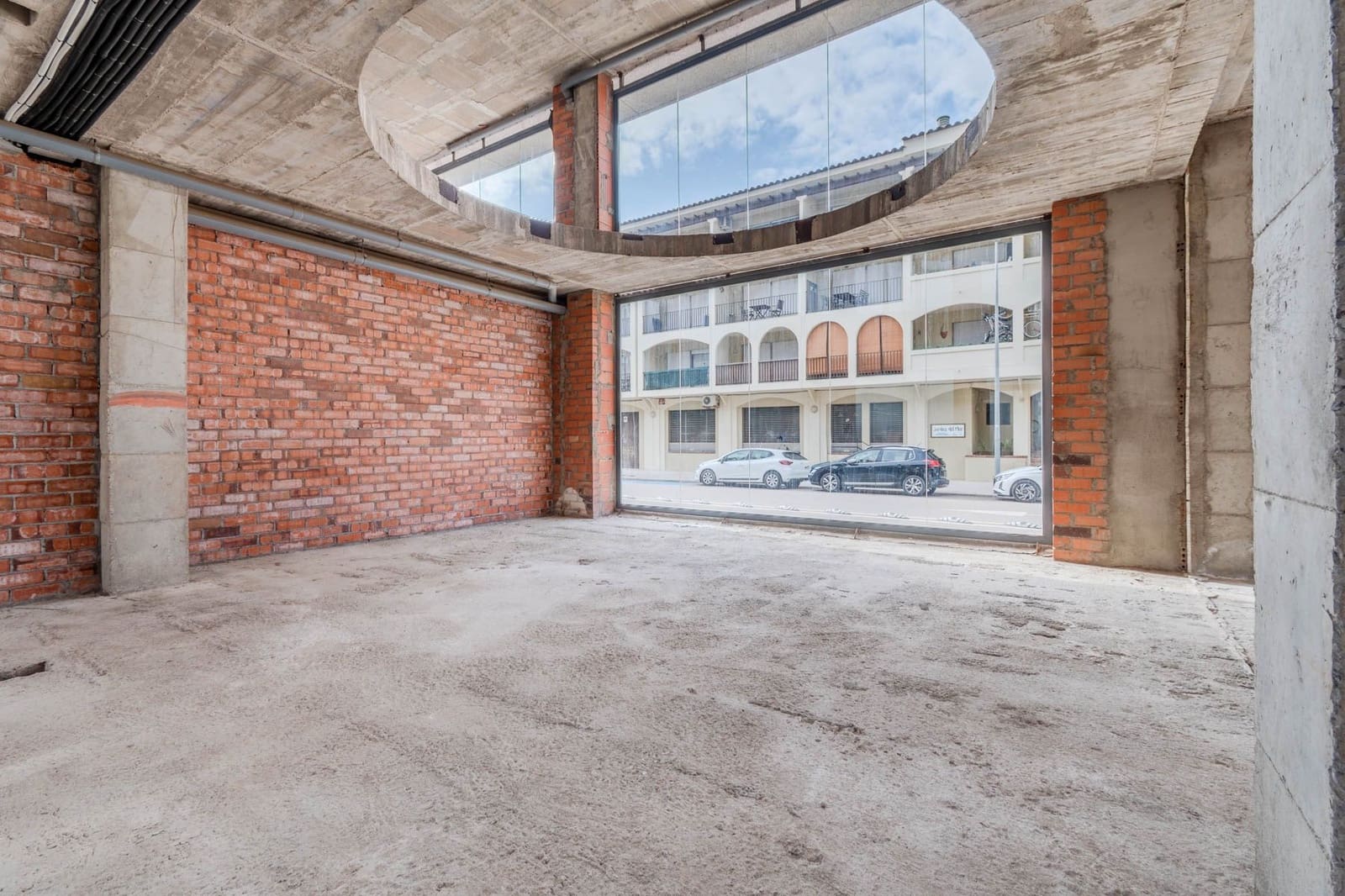 Local Comercial en L'Estartit en venta - 215.000 € (Ref: 9231970)