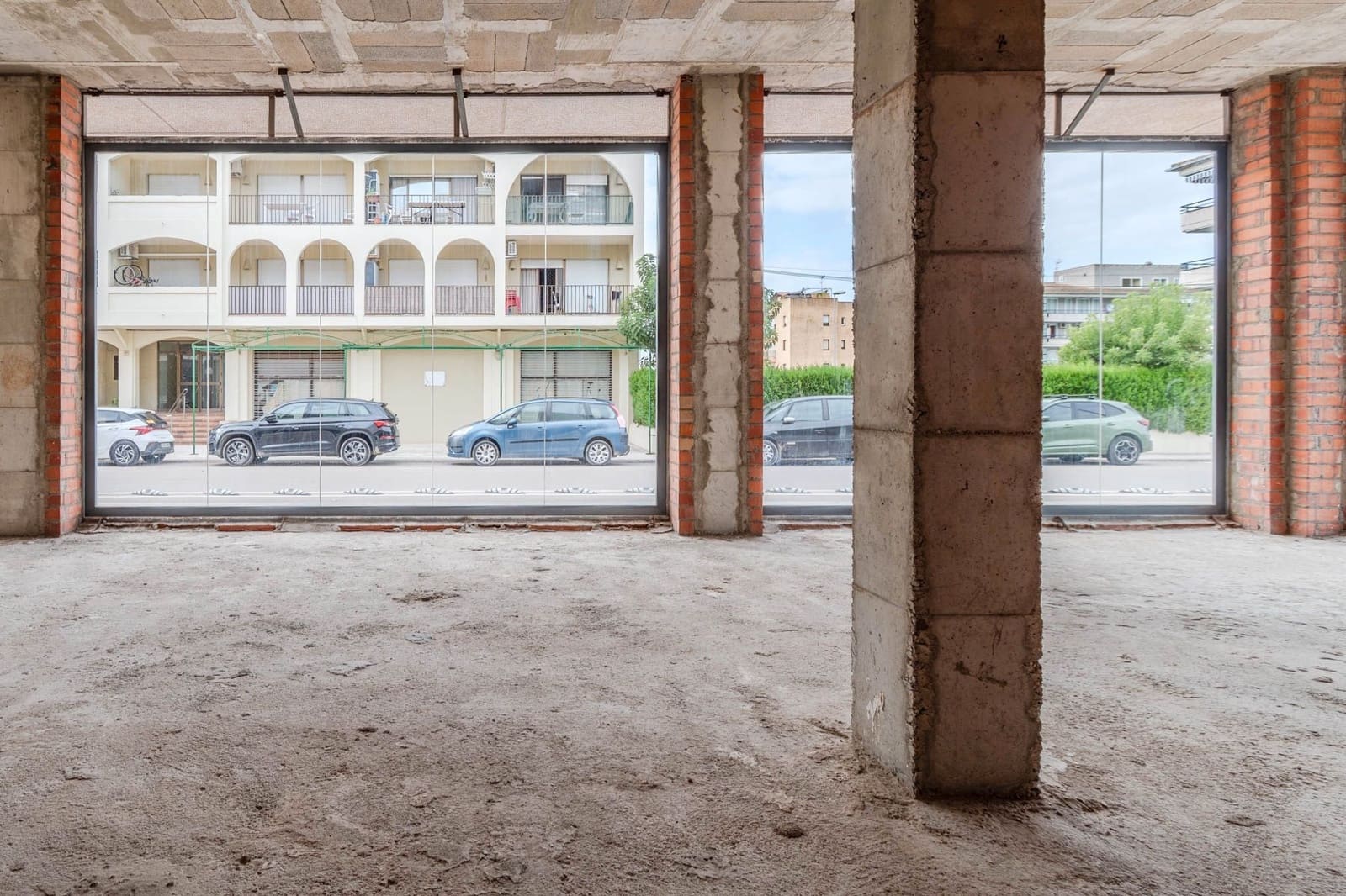 Local Comercial en L'Estartit en venta - 215.000 € (Ref: 9231970)