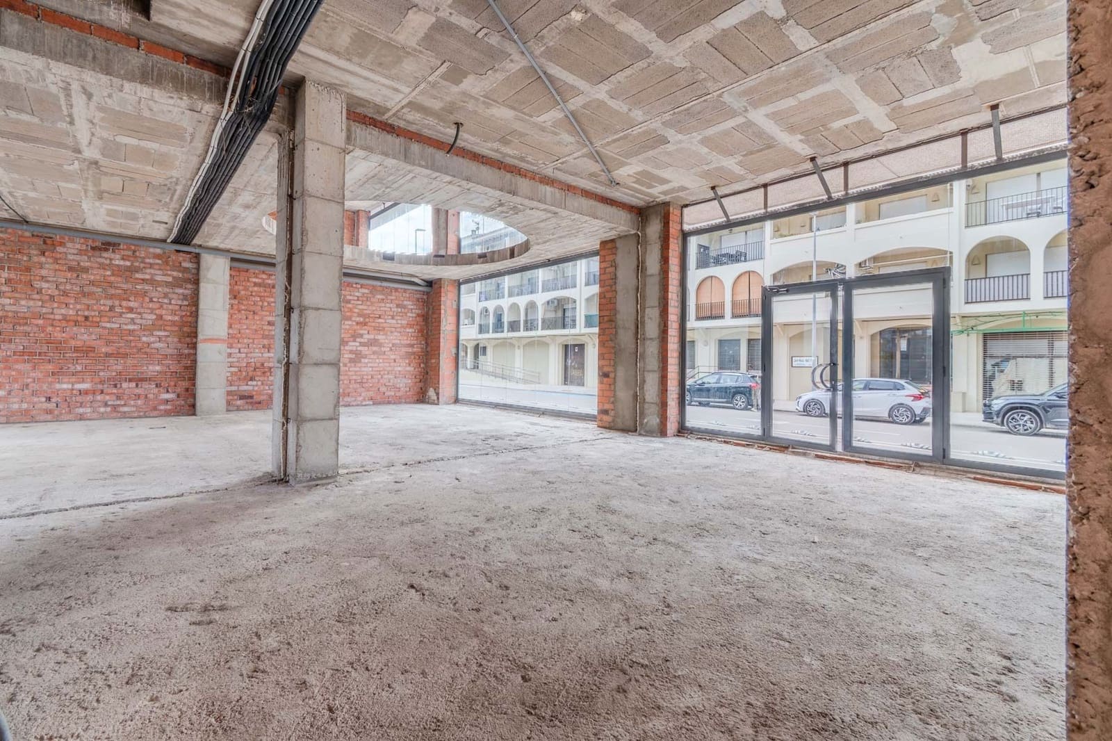 Local Comercial en L'Estartit en venta - 215.000 € (Ref: 9231970)