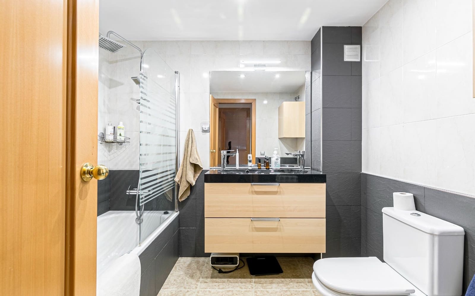 3 soveværelse Lejlighed til salg i Sant Llorenc d'Hortons med garage - € 240.500 (Ref: 9241197)