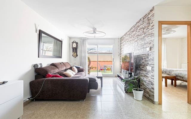 3 bedroom Flat for sale in Sant Llorenç d'Hortons with garage - € 240,500 (Ref: 9241197)