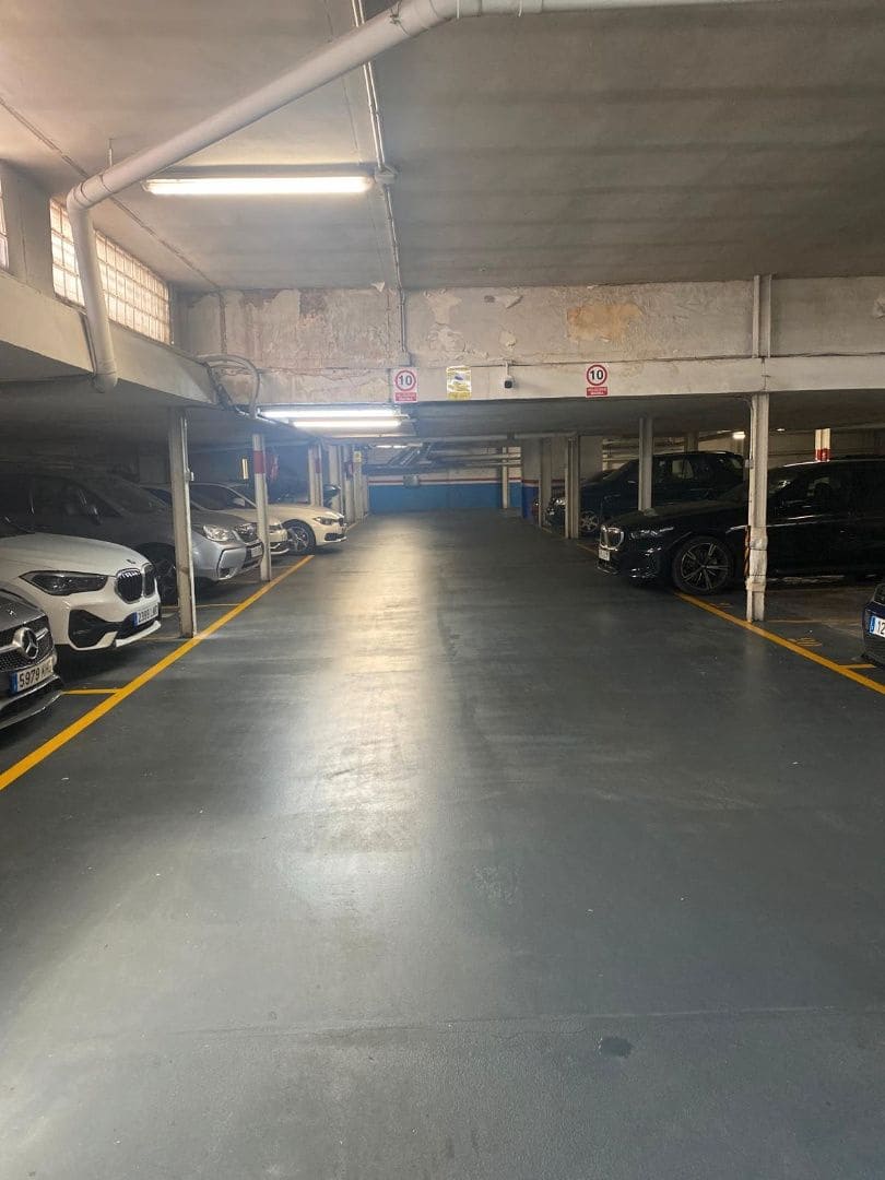 Garage till salu i Barcelona stad - 20 000 € (Ref: 9250637)