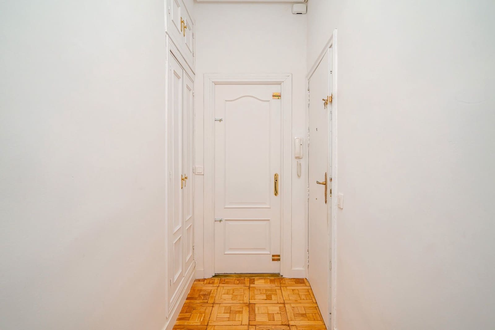 4 soveværelse Lejlighed til salg i Madrid by med garage - € 889.000 (Ref: 9254429)