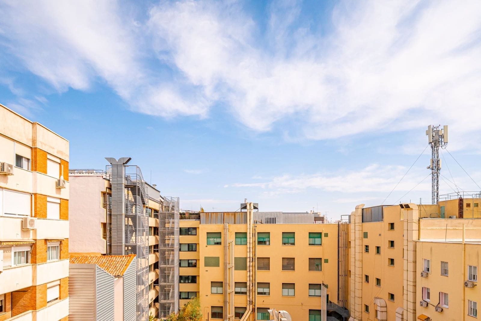 4 soveværelse Lejlighed til salg i Madrid by med garage - € 889.000 (Ref: 9254429)