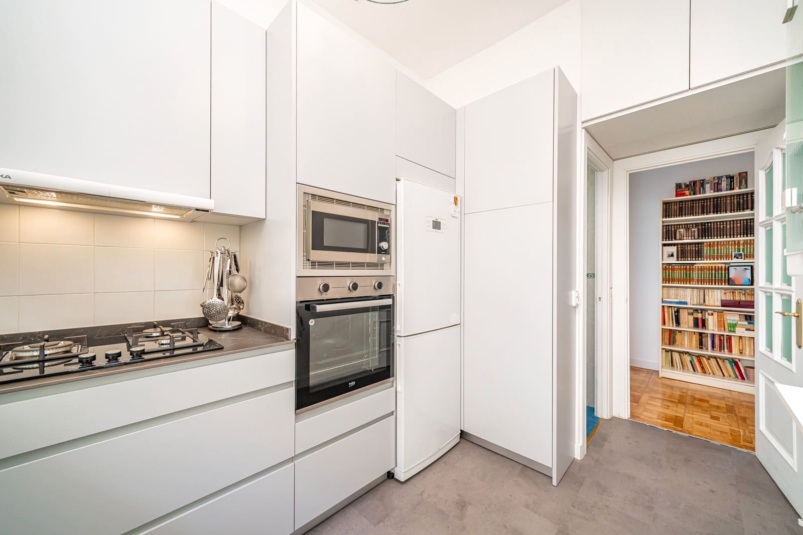 4 soveværelse Lejlighed til salg i Madrid by med garage - € 889.000 (Ref: 9254429)