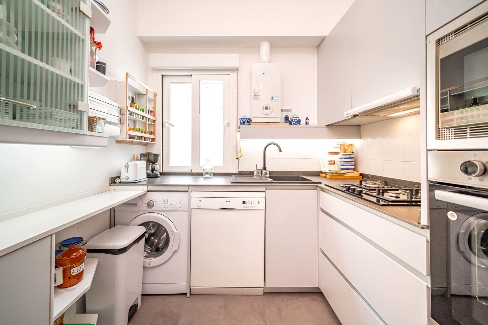 4 soveværelse Lejlighed til salg i Madrid by med garage - € 889.000 (Ref: 9254429)