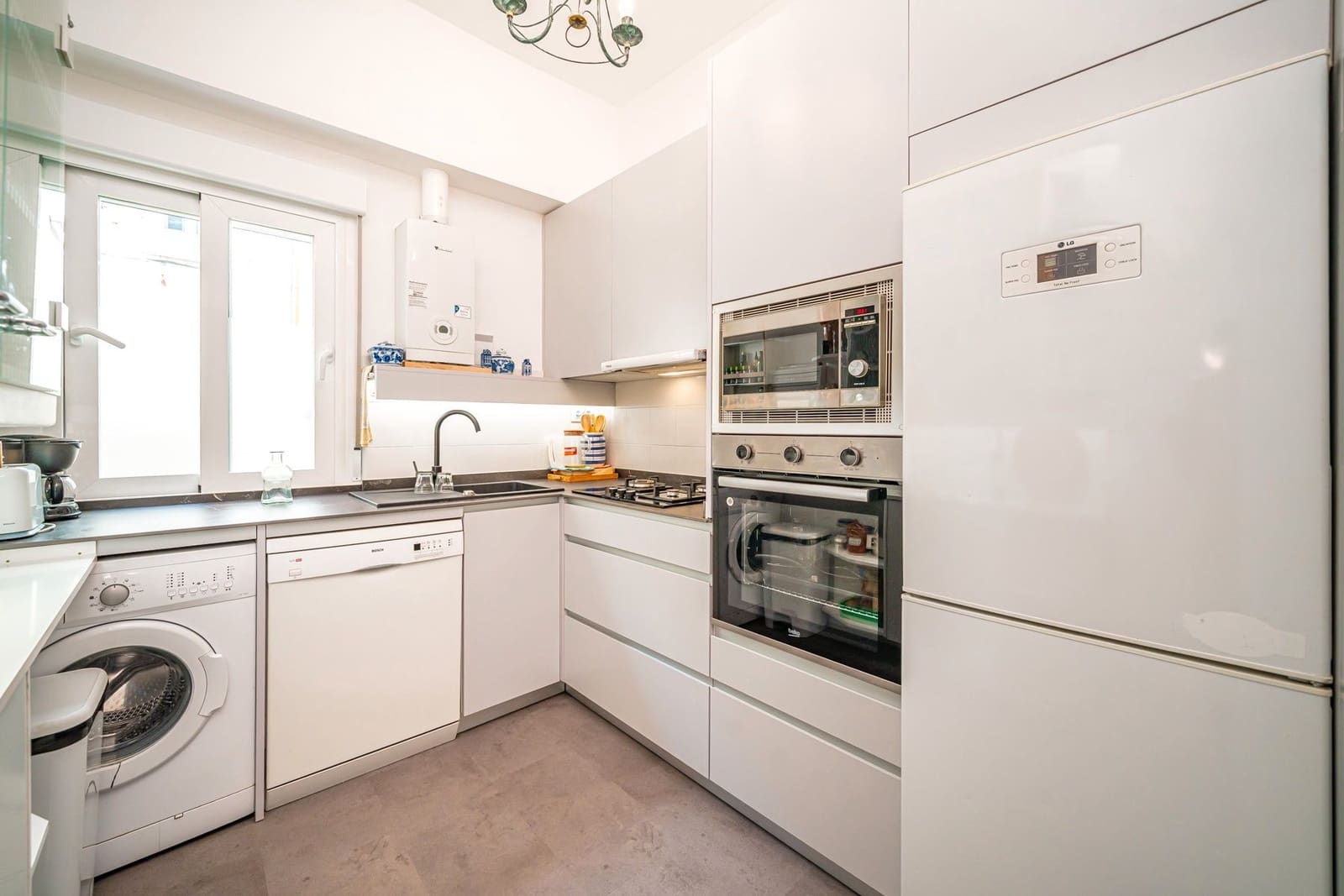 4 soveværelse Lejlighed til salg i Madrid by med garage - € 889.000 (Ref: 9254429)