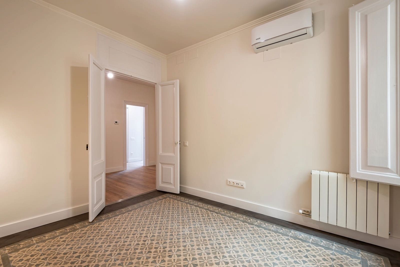 3 soveværelse Lejlighed til salg i Barcelona by - € 600.000 (Ref: 9261915)