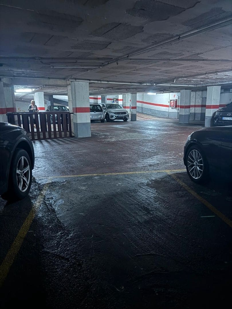 Garage til salg i Barcelona by - € 25.000 (Ref: 9263151)