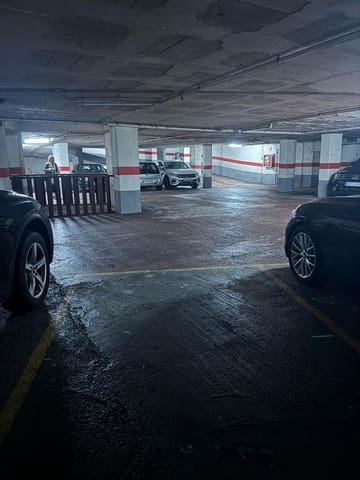 Garage till salu i El Putxet i El Farró, Barcelona stad - 25 000 € (Ref: 9263151)