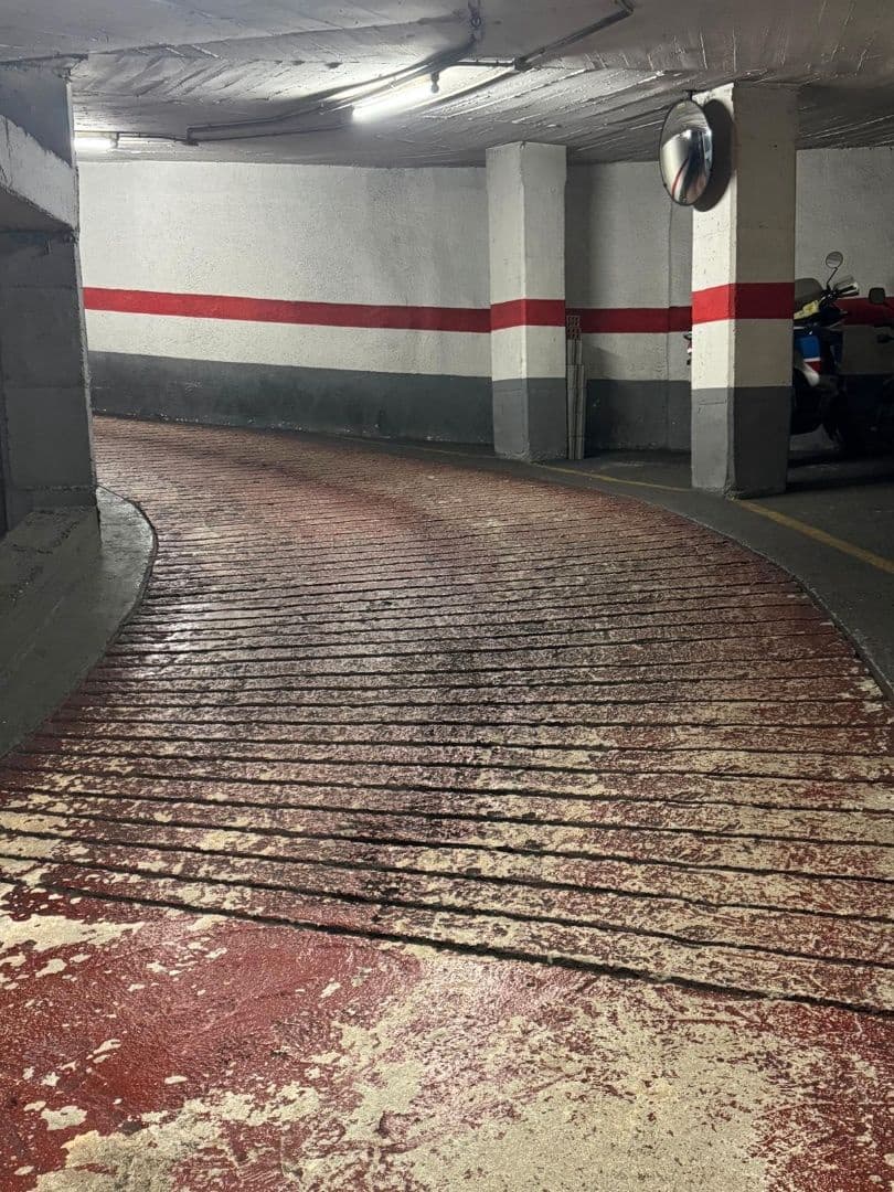 Garage til salg i Barcelona by - € 25.000 (Ref: 9263151)