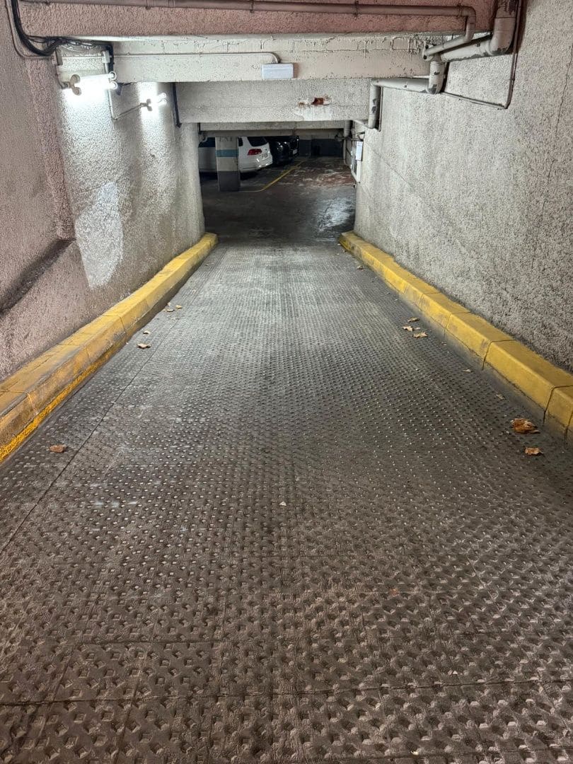 Garage til salg i Barcelona by - € 25.000 (Ref: 9263151)