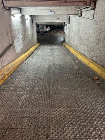 Garage till salu i El Putxet i El Farró, Barcelona stad - 25 000 € (Ref: 9263151)