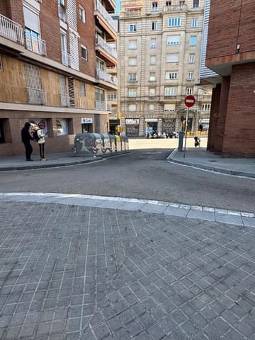 Garage till salu i El Putxet i El Farró, Barcelona stad - 25 000 € (Ref: 9263151)