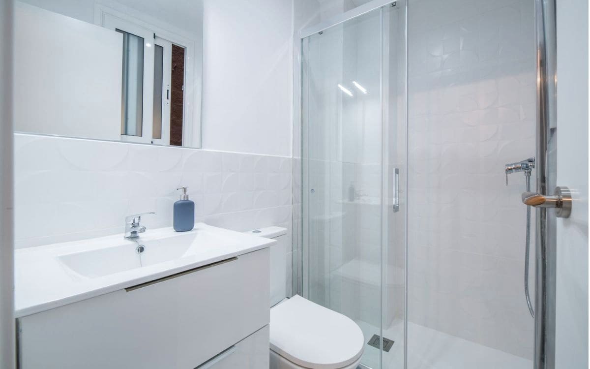 2 sovrum Lägenhet till salu i Barcelona stad - 239 000 € (Ref: 9270354)