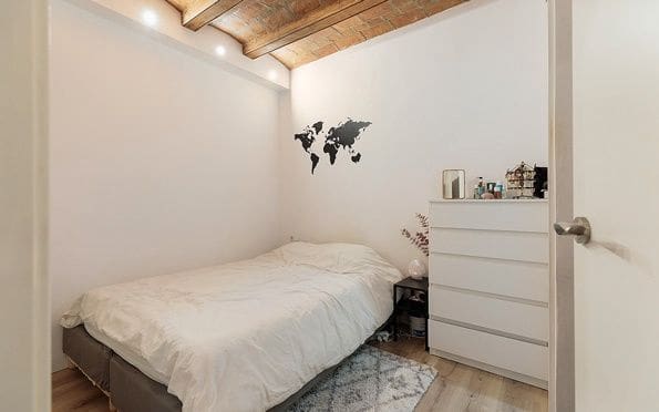 2 sovrum Lägenhet till salu i Barcelona stad - 239 000 € (Ref: 9270354)