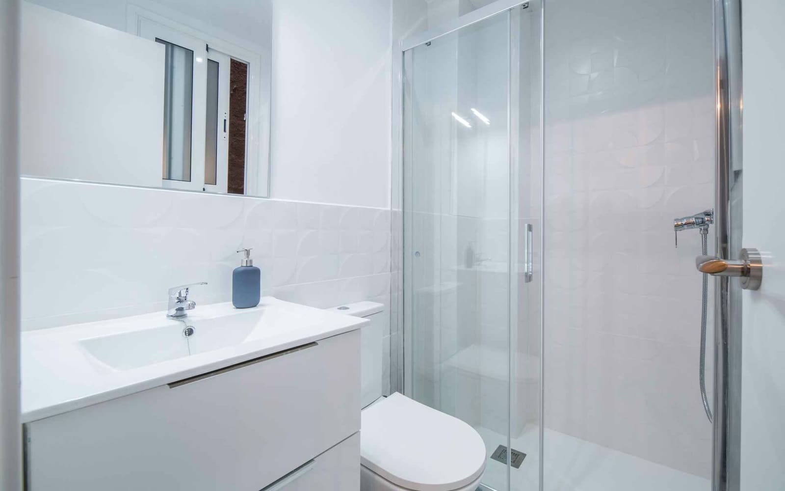 2 sovrum Lägenhet till salu i Barcelona stad - 239 000 € (Ref: 9270354)