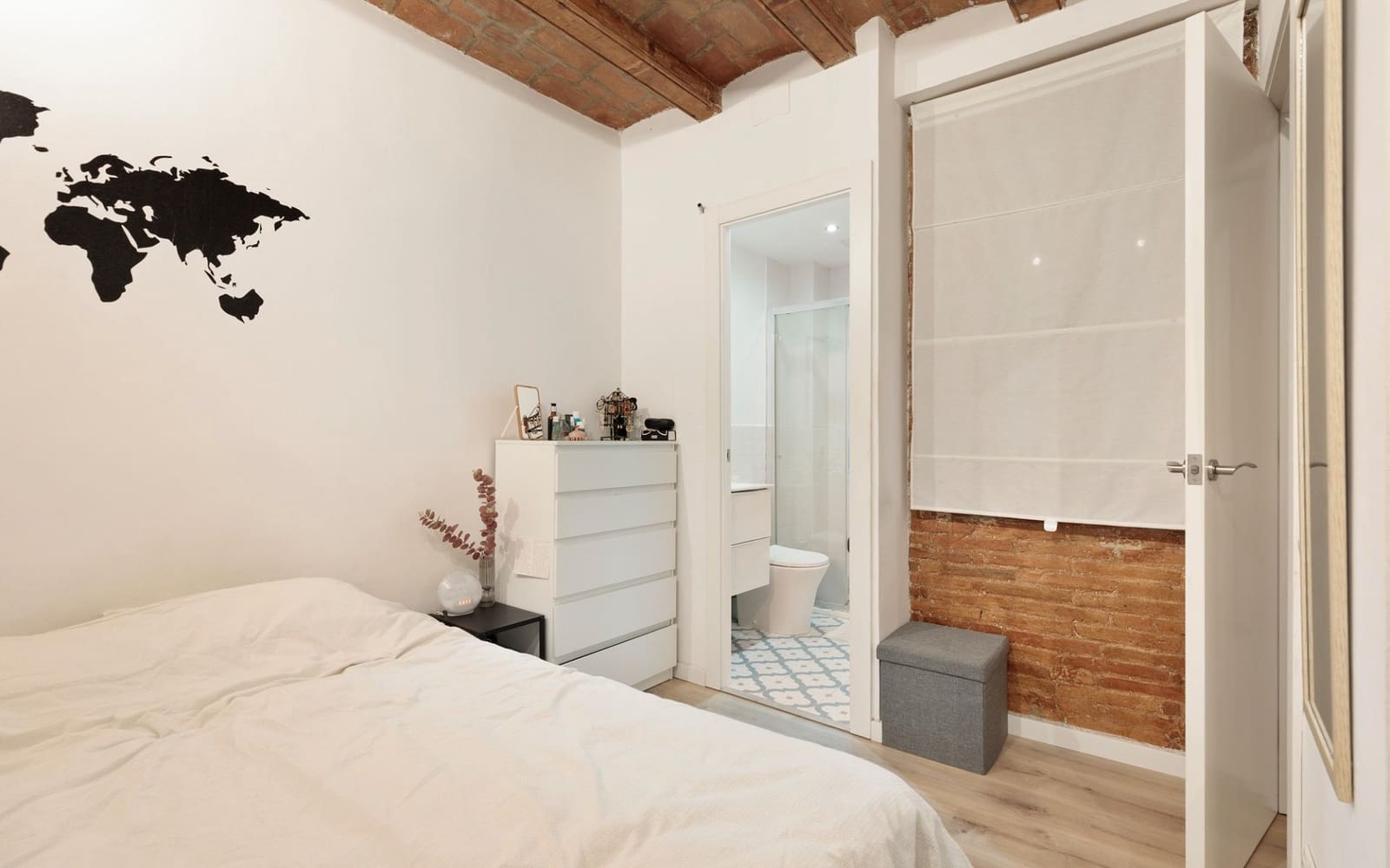 2 sovrum Lägenhet till salu i Barcelona stad - 239 000 € (Ref: 9270354)