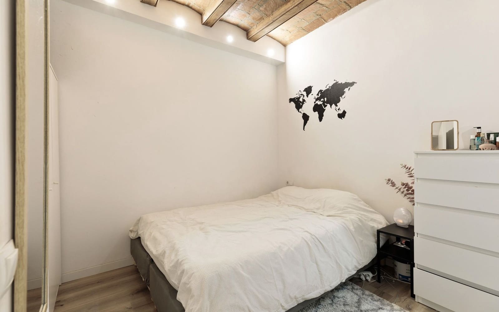 2 sovrum Lägenhet till salu i Barcelona stad - 239 000 € (Ref: 9270354)