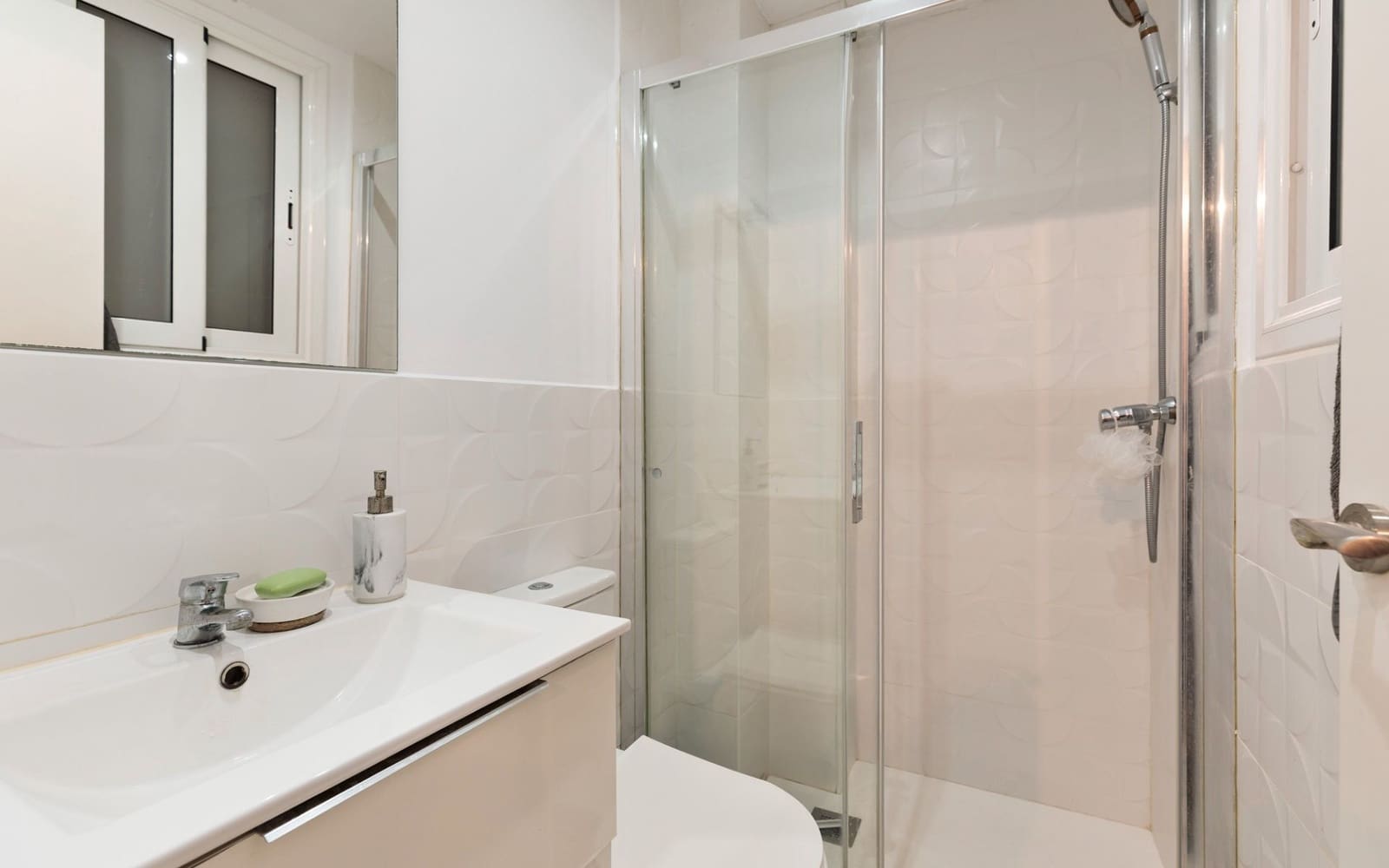 2 sovrum Lägenhet till salu i Barcelona stad - 239 000 € (Ref: 9270354)