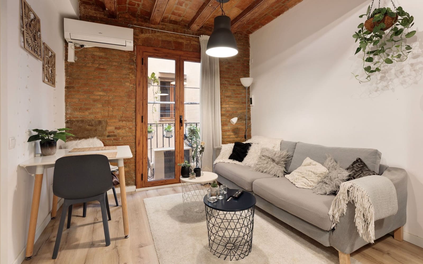 2 sovrum Lägenhet till salu i Barcelona stad - 239 000 € (Ref: 9270354)