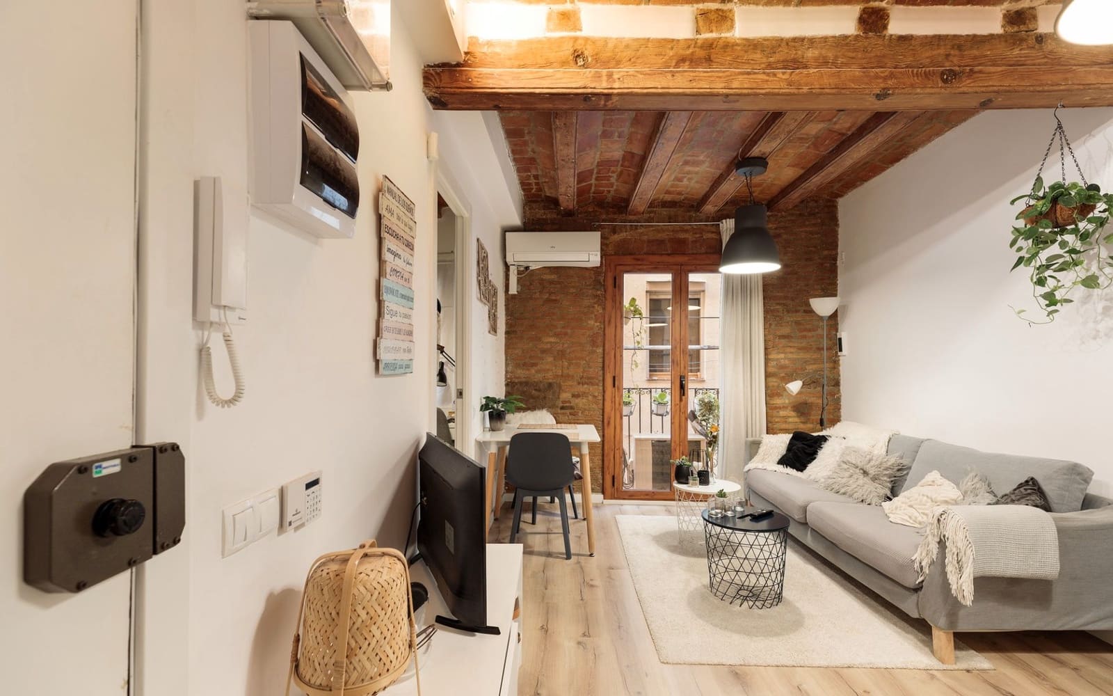 2 sovrum Lägenhet till salu i Barcelona stad - 239 000 € (Ref: 9270354)